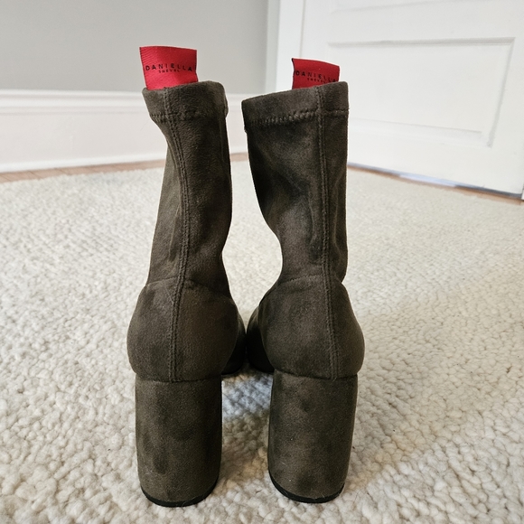 Daniella Shevel BellaMia Suede Pull on Boots size 40, US 9, military green - Picture 6 of 7